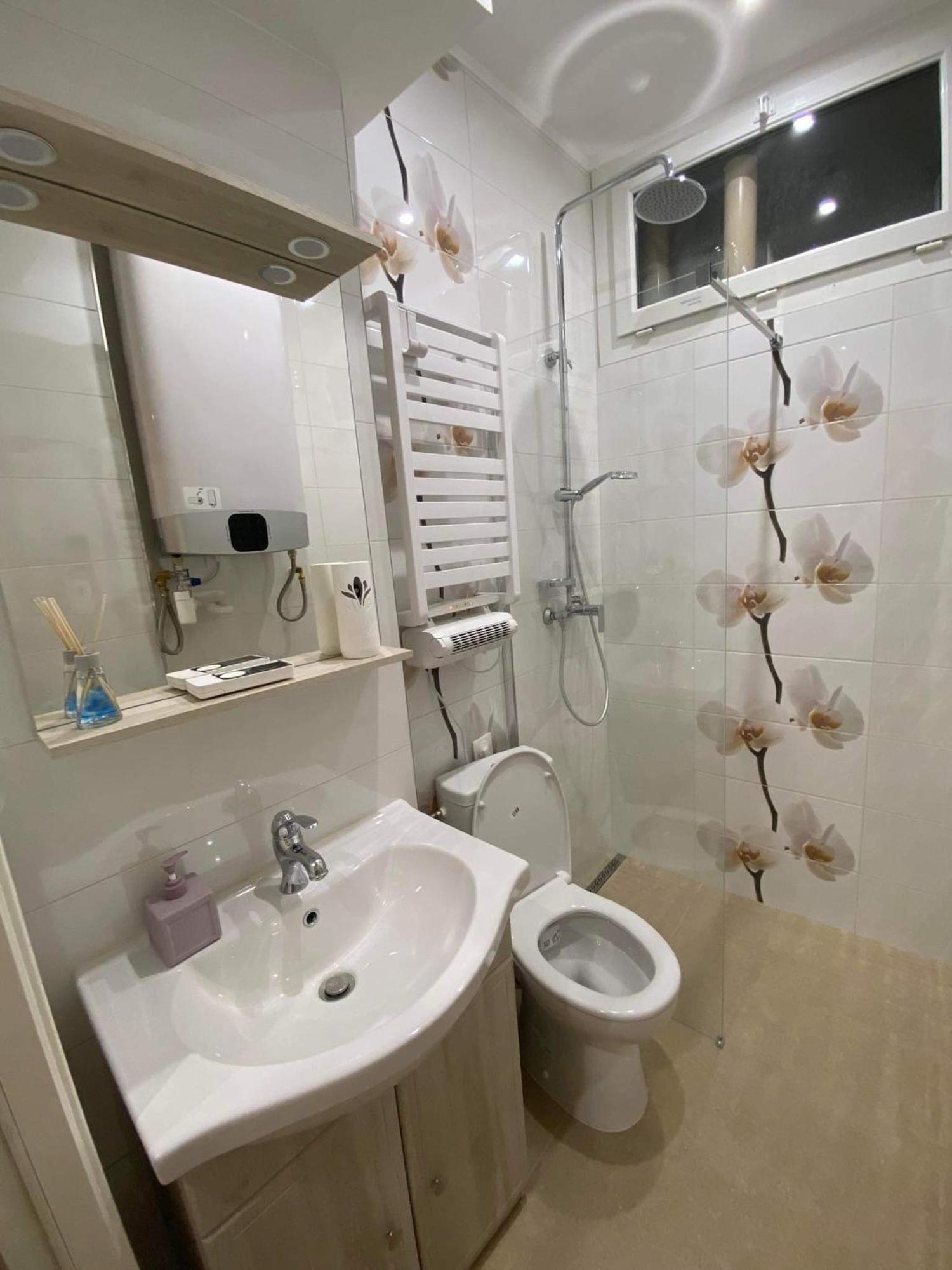 Charmant Appartement Au Coeur De Тараскон Экстерьер фото